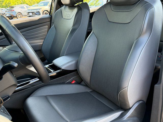 Used 2023 Black Volkswagen Pro S image 9