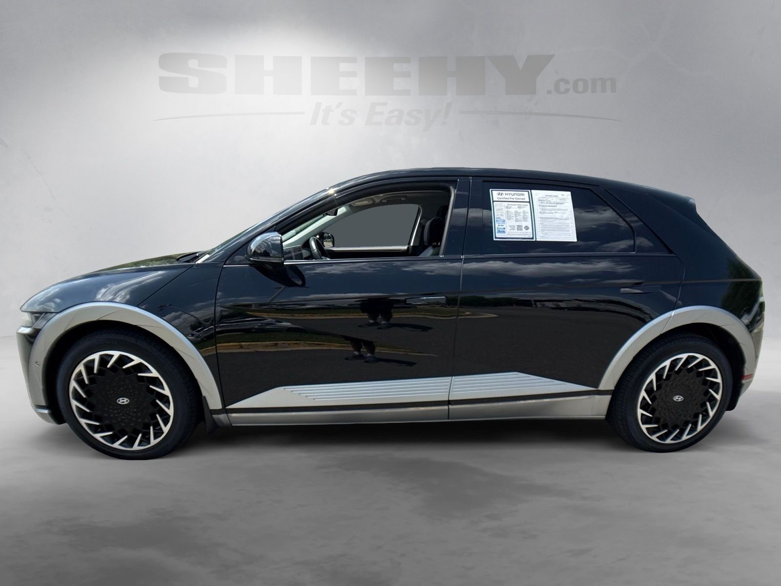 Used 2024 Black Hyundai Limited image 18