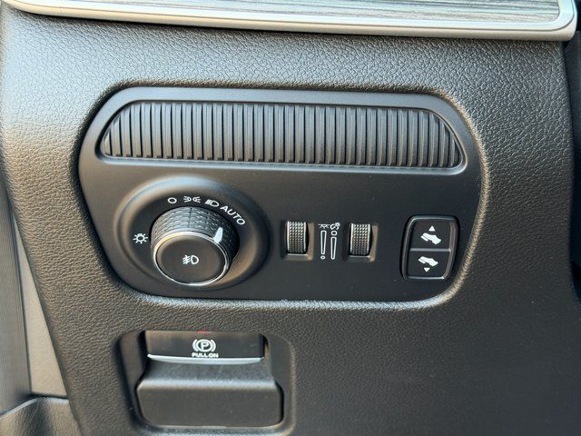 Used 2022 Metallic Jeep Series II image 22