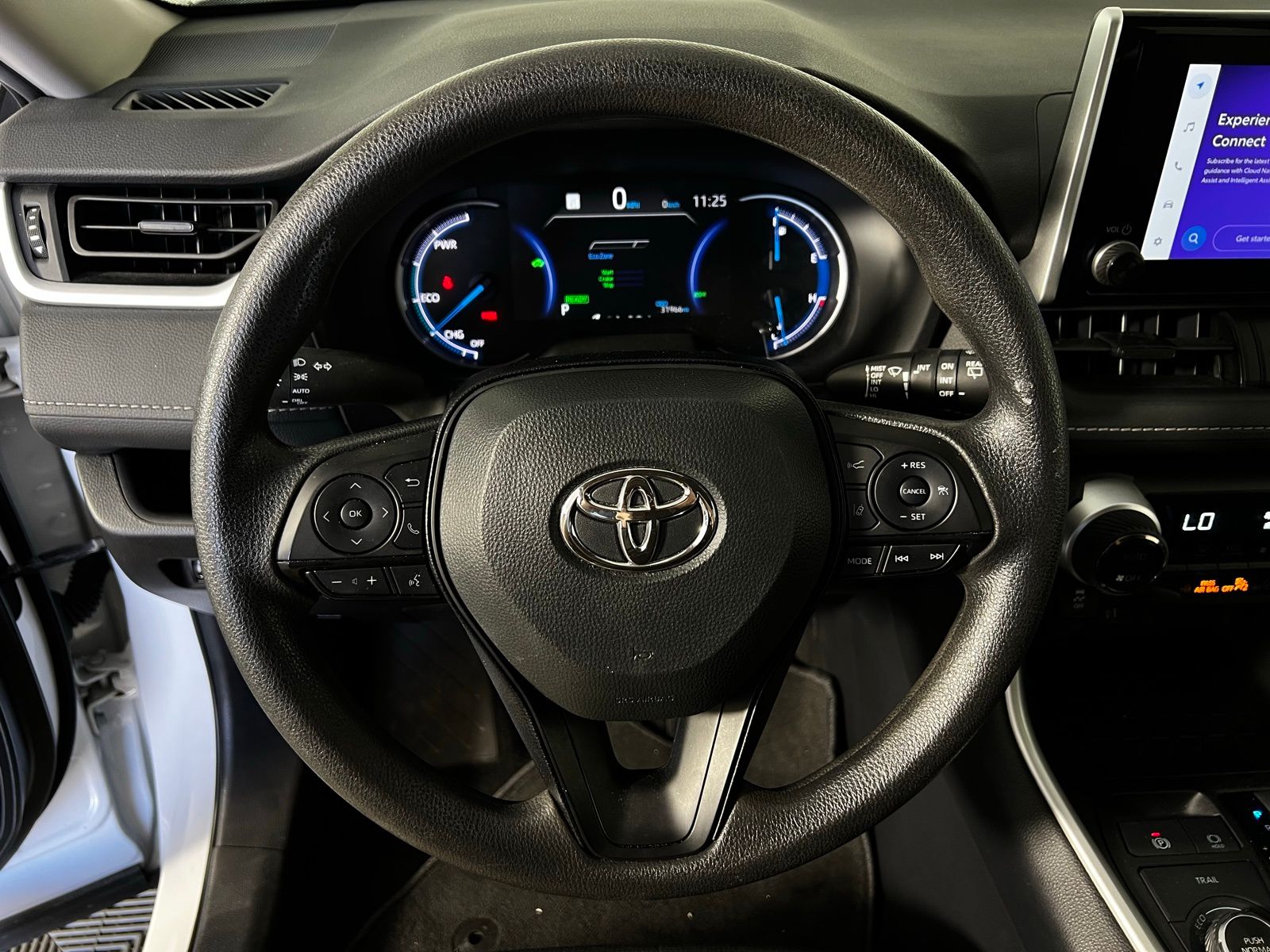 Thumbnail: 2025 Toyota RAV4 - 9