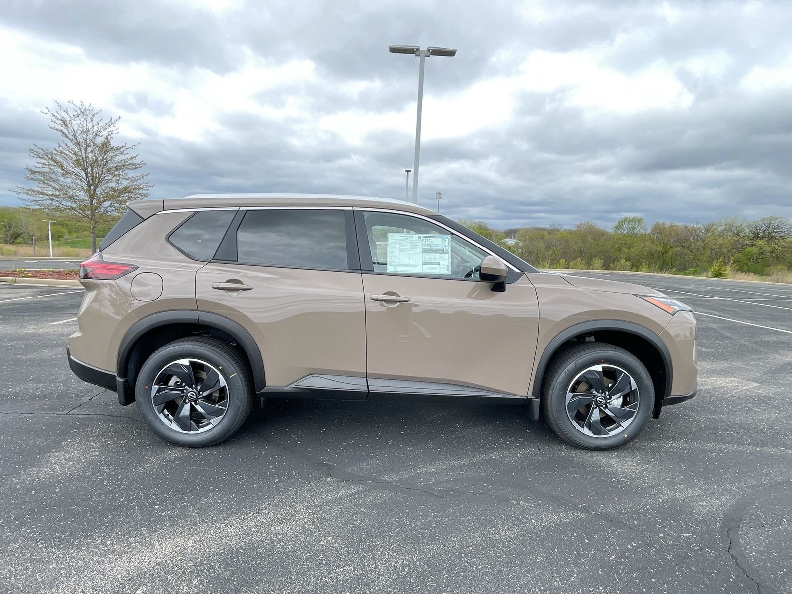 2024 Nissan Rogue SV 41