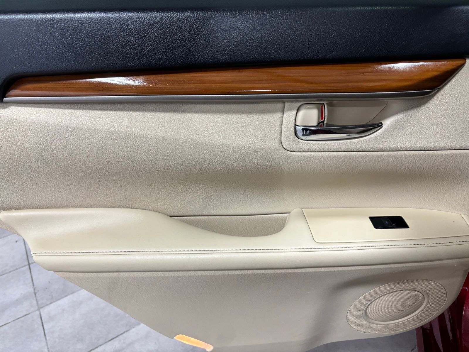 Used Car 2013 Lexus Es  300h For Sale Under $15,000 In Austin, Texas