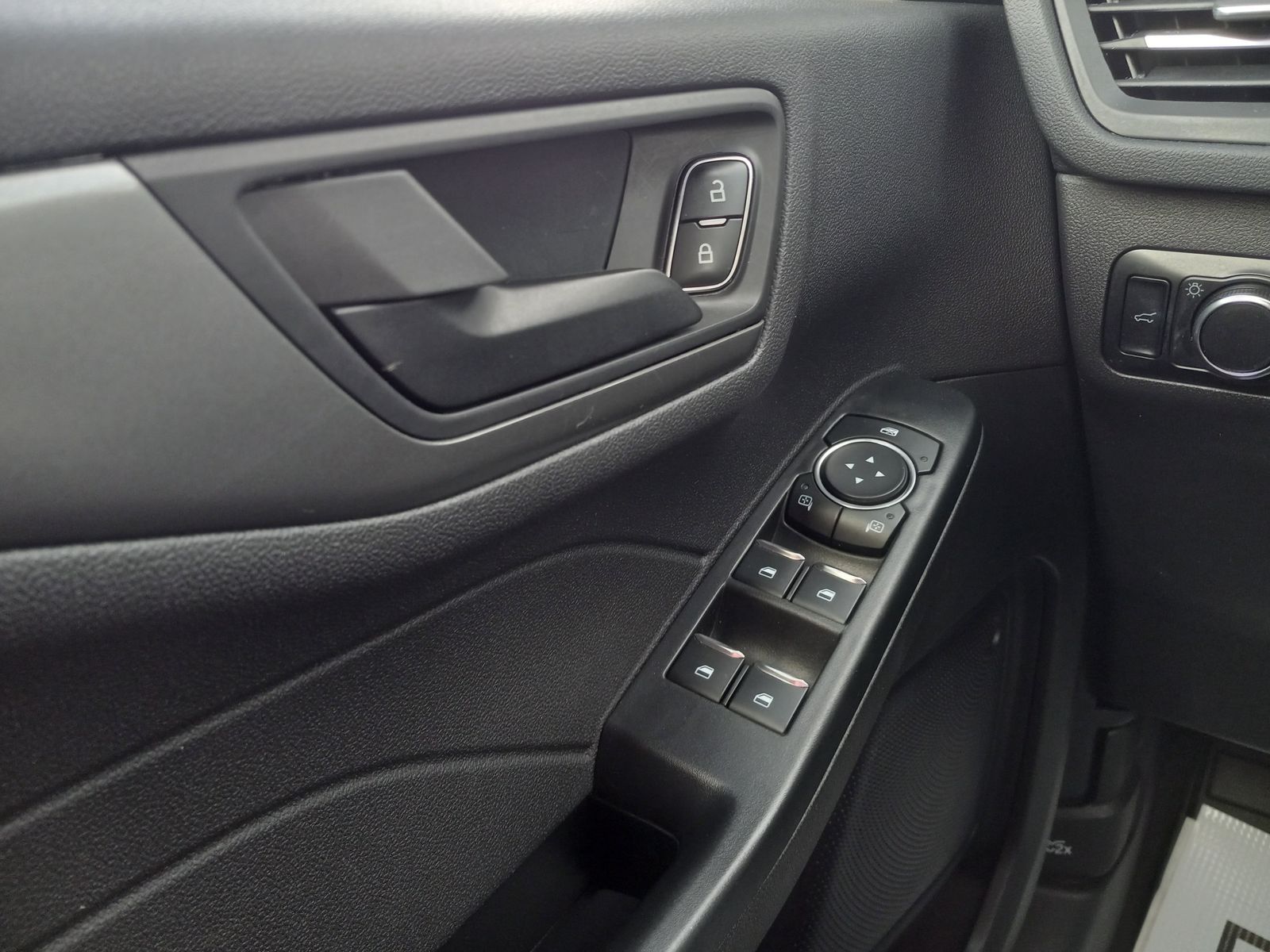 2024 Ford Escape image 27
