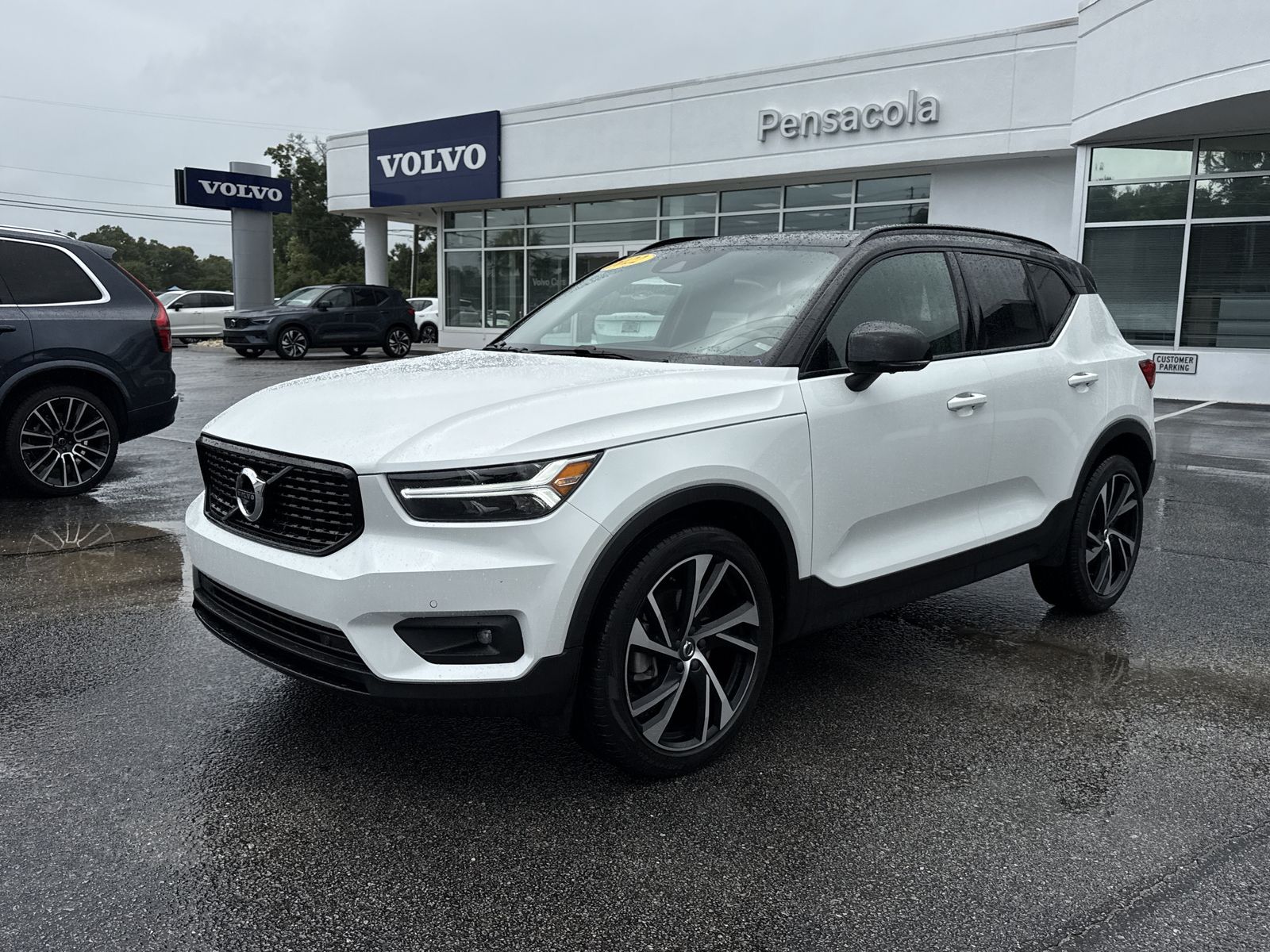 2022 Volvo XC40 T5 R-Design AWD