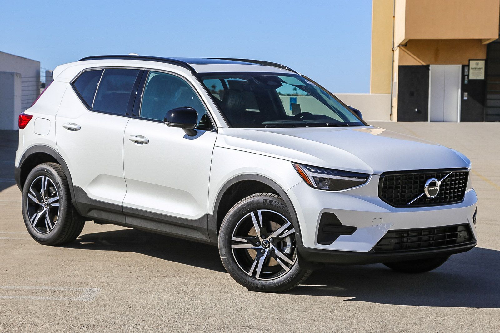 2026 Volvo XC40 B5 Core