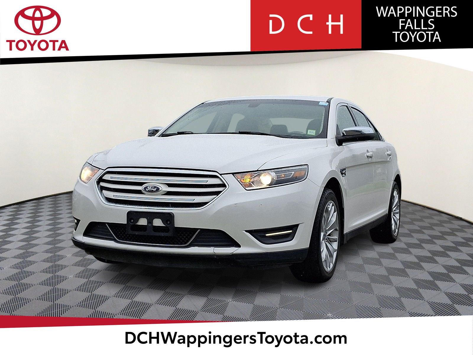 White Platinum Metallic Tri-Coat 2014 Ford Taurus Sedan Front-Wheel Drive 6-Speed Automatic