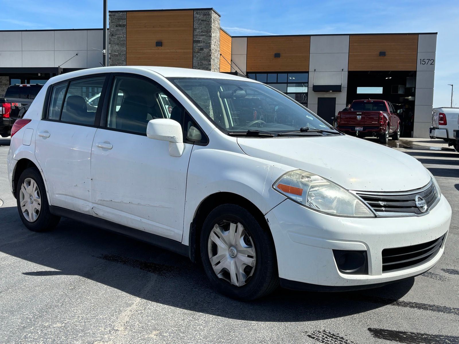 2012 Nissan Versa 1.8 S Hatchback
