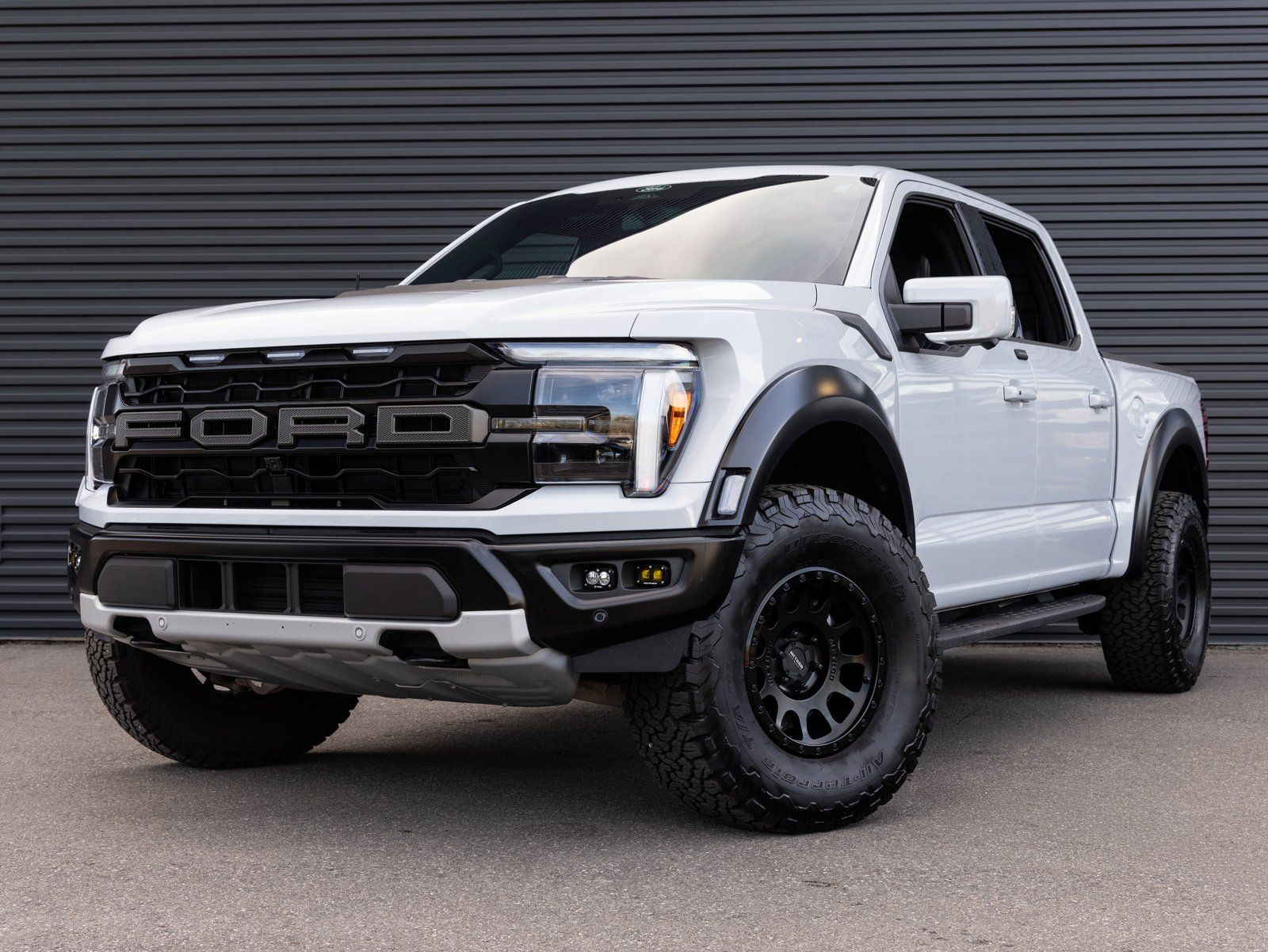 2025 Ford F-150 Raptor SuperCrew 4WD