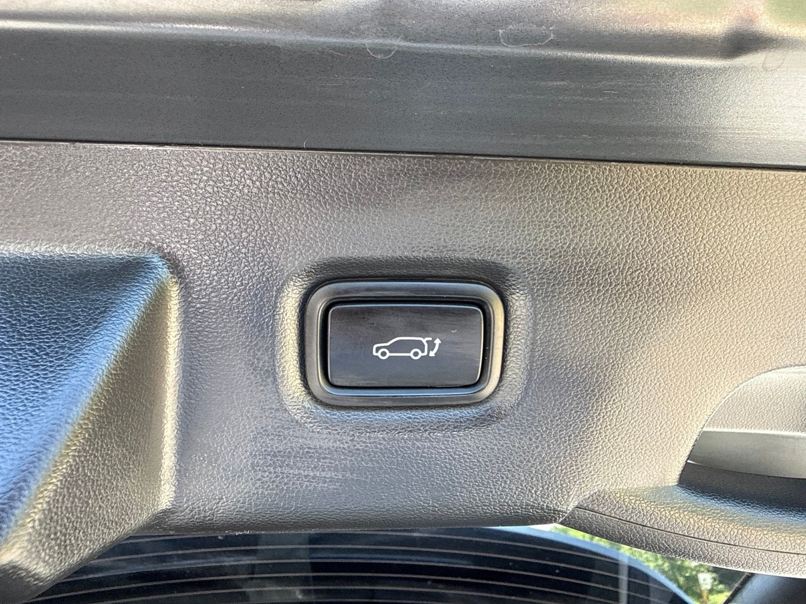 Used 2024 Black Hyundai SEL image 22