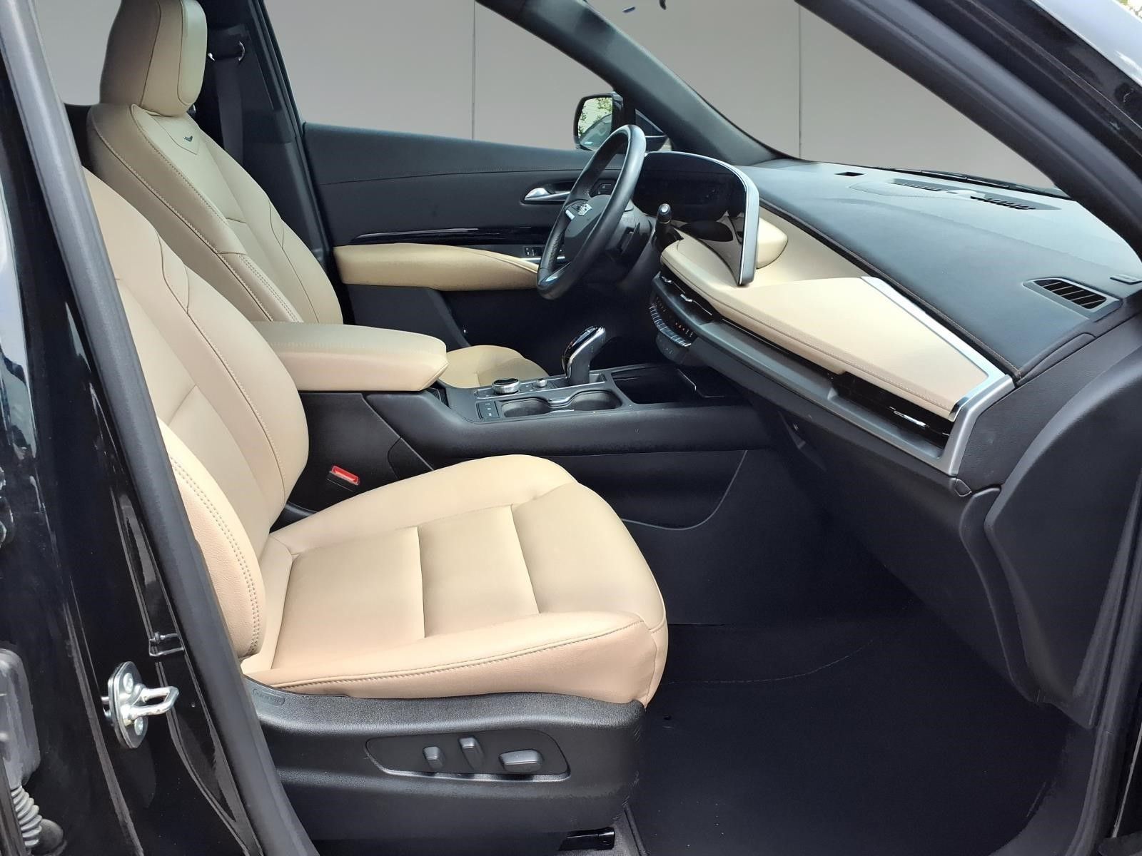 2024 Cadillac XT4 Luxury Black at AutoSavvy Houston Northwest