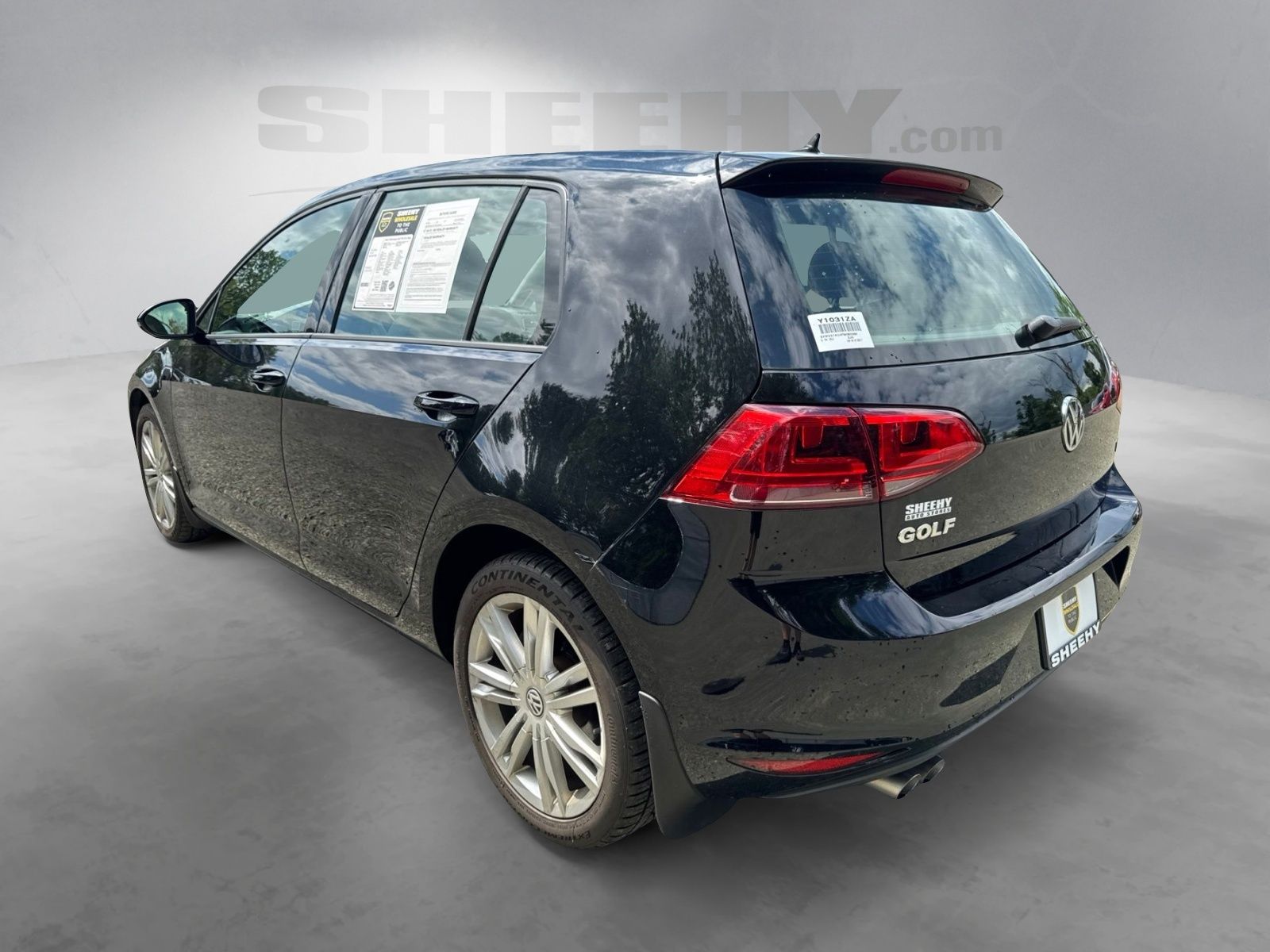 Used 2015 Black Volkswagen TDI SE 4-Door image 12