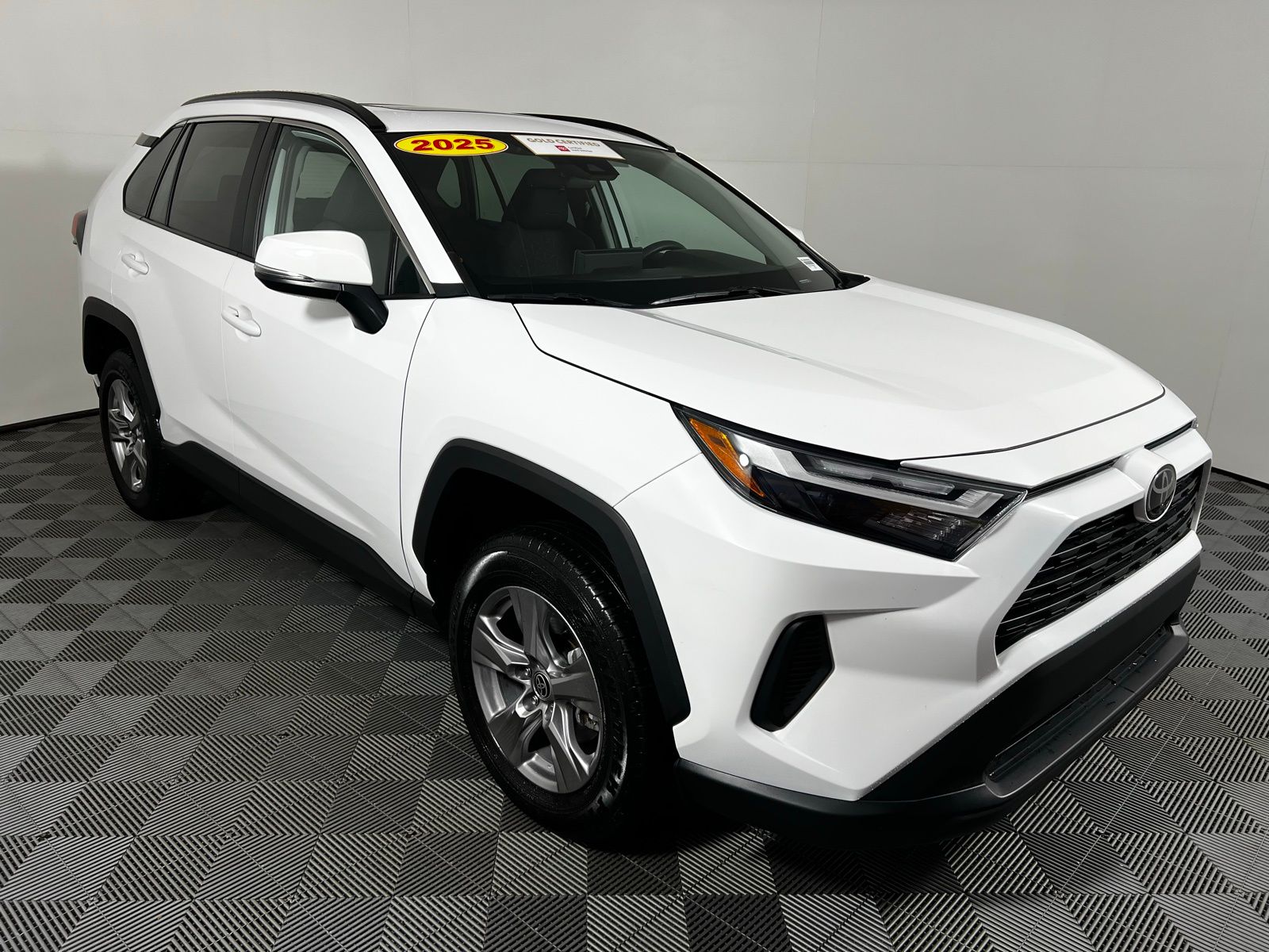 Thumbnail: 2025 Toyota RAV4 - 3