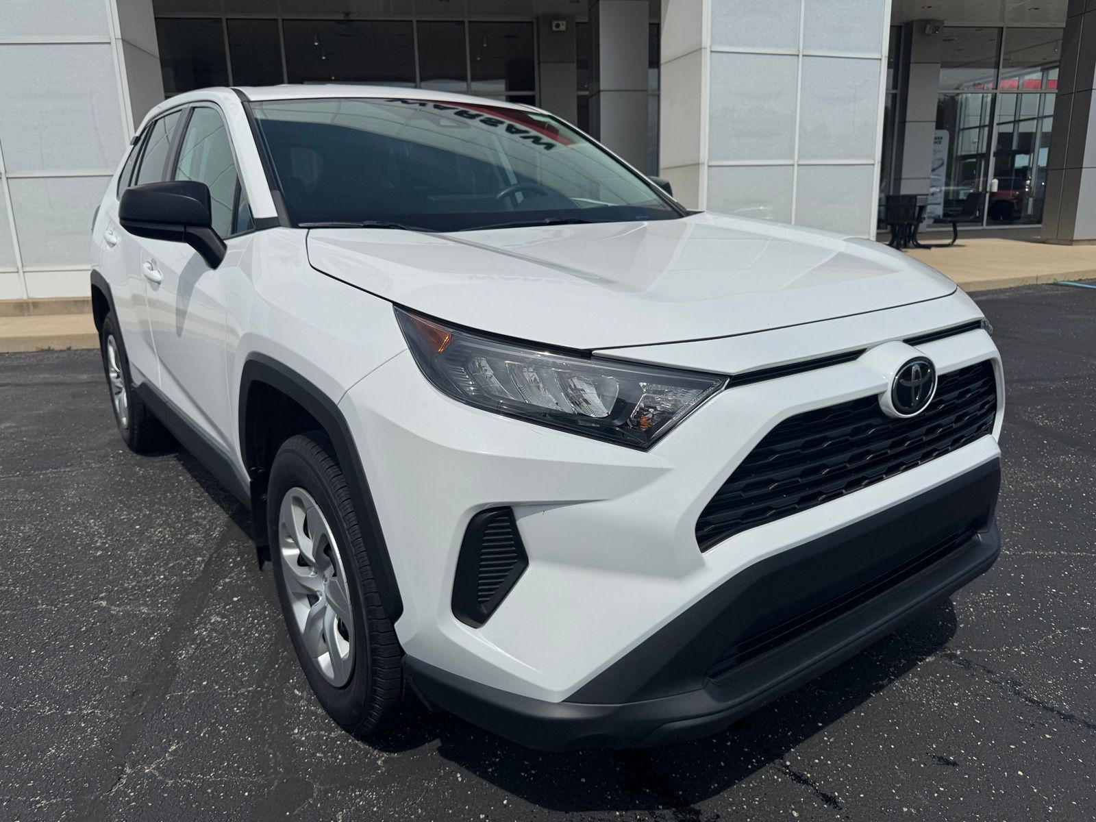White 2022 Toyota RAV4 LE AWD SUV / Crossover All-Wheel Drive 8-Speed Automatic