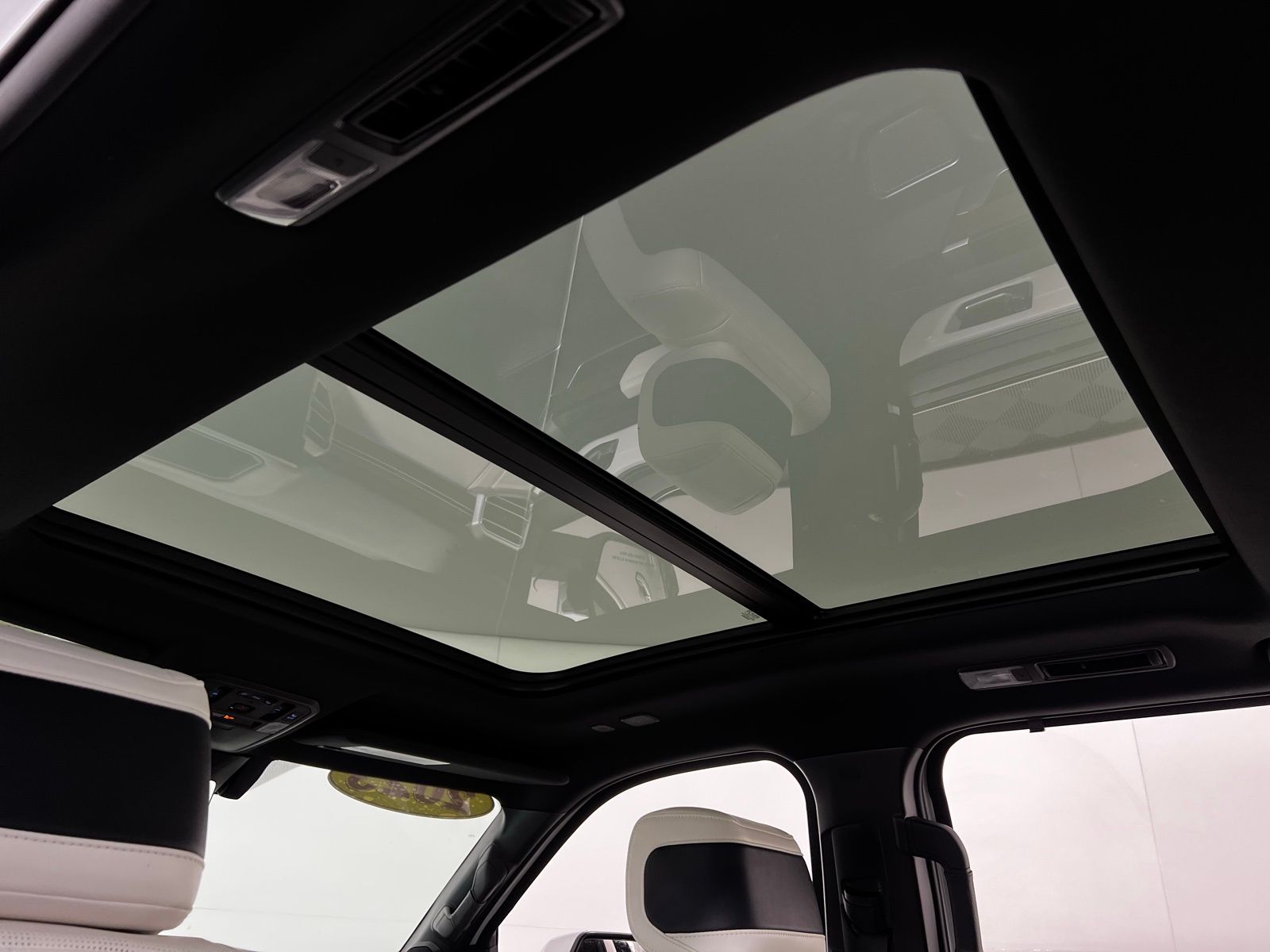 Thumbnail: 2023 Toyota Sequoia - 29