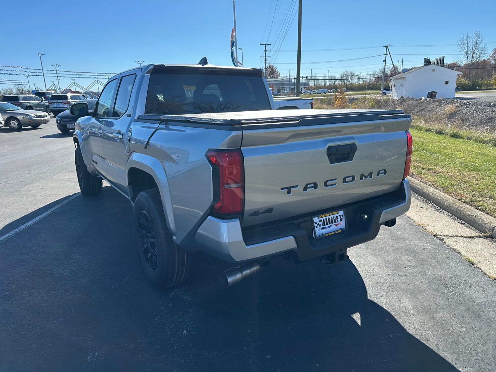 2025 Toyota Tacoma SR5 4x4 Double Cab photo 3