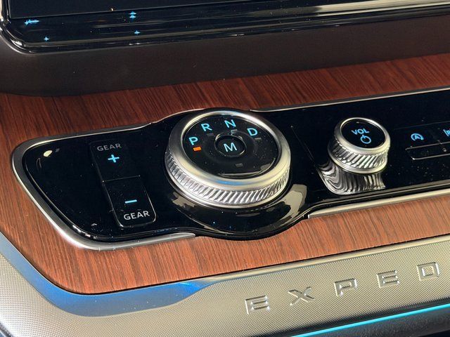 New 2027 Agate Black Metallic Ford King Ranch image 31