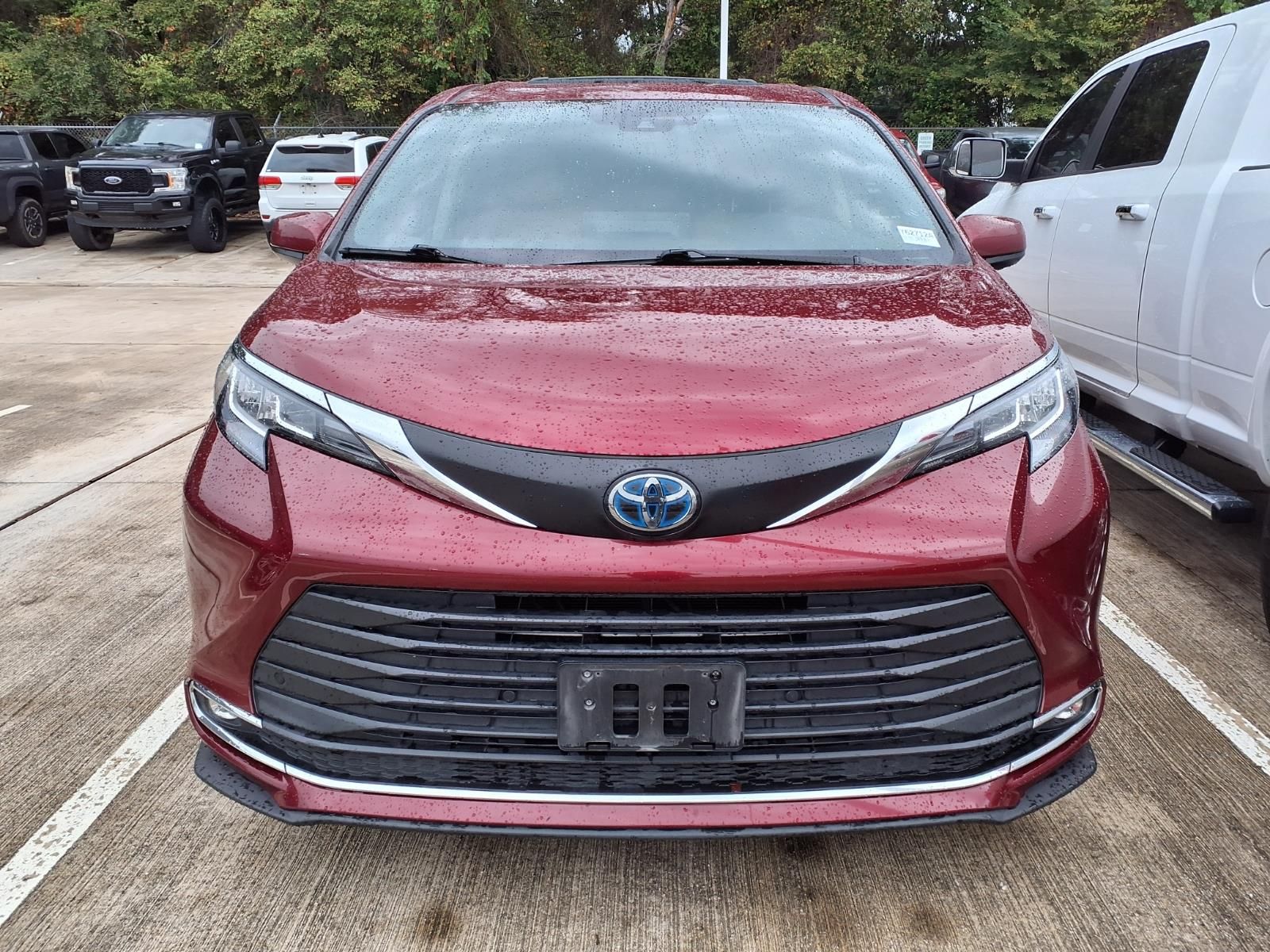 2023 Toyota Sienna XLE Red at Gullo Toyota