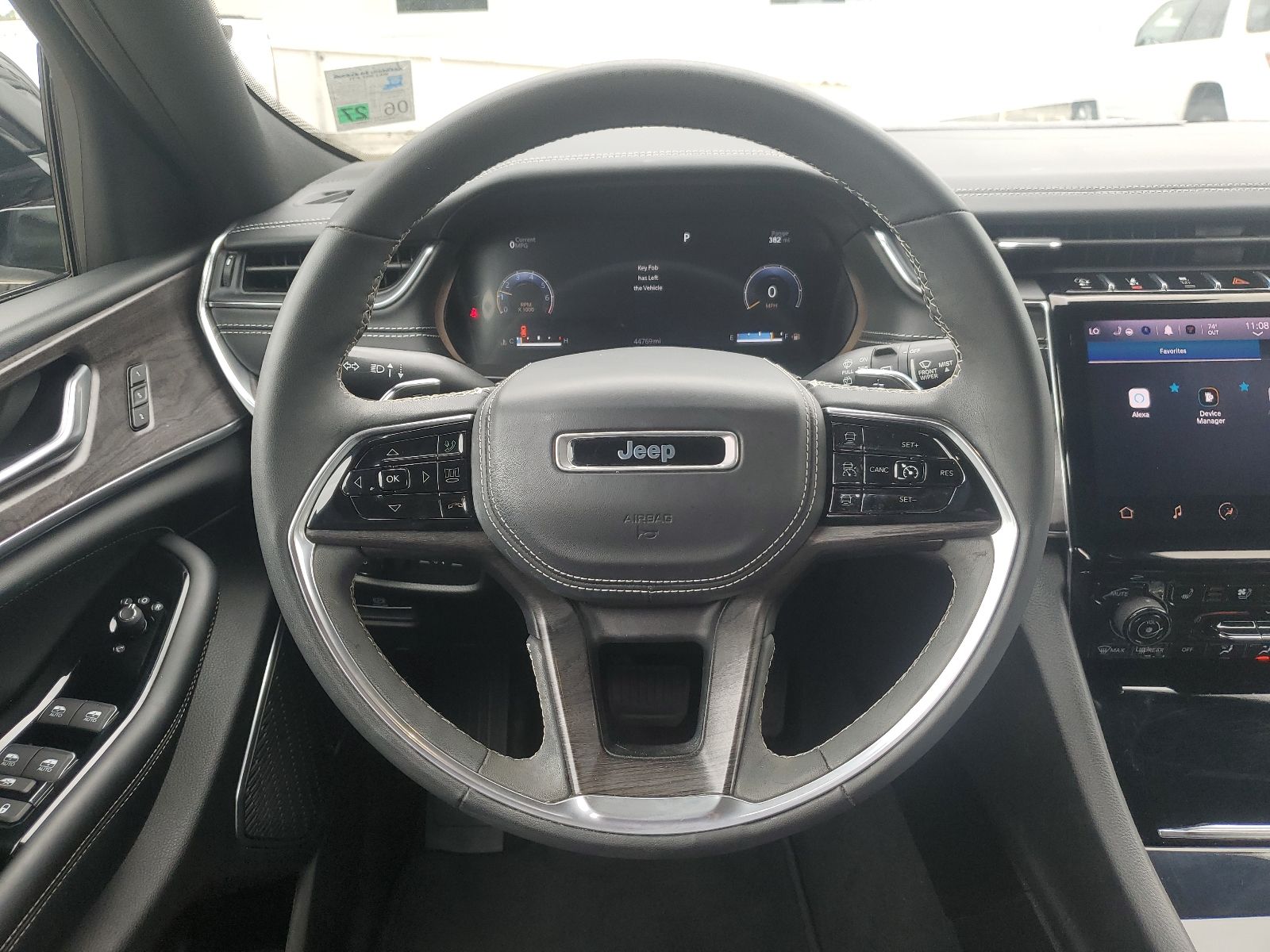 2023 Jeep Grand Cherokee Overland - 10