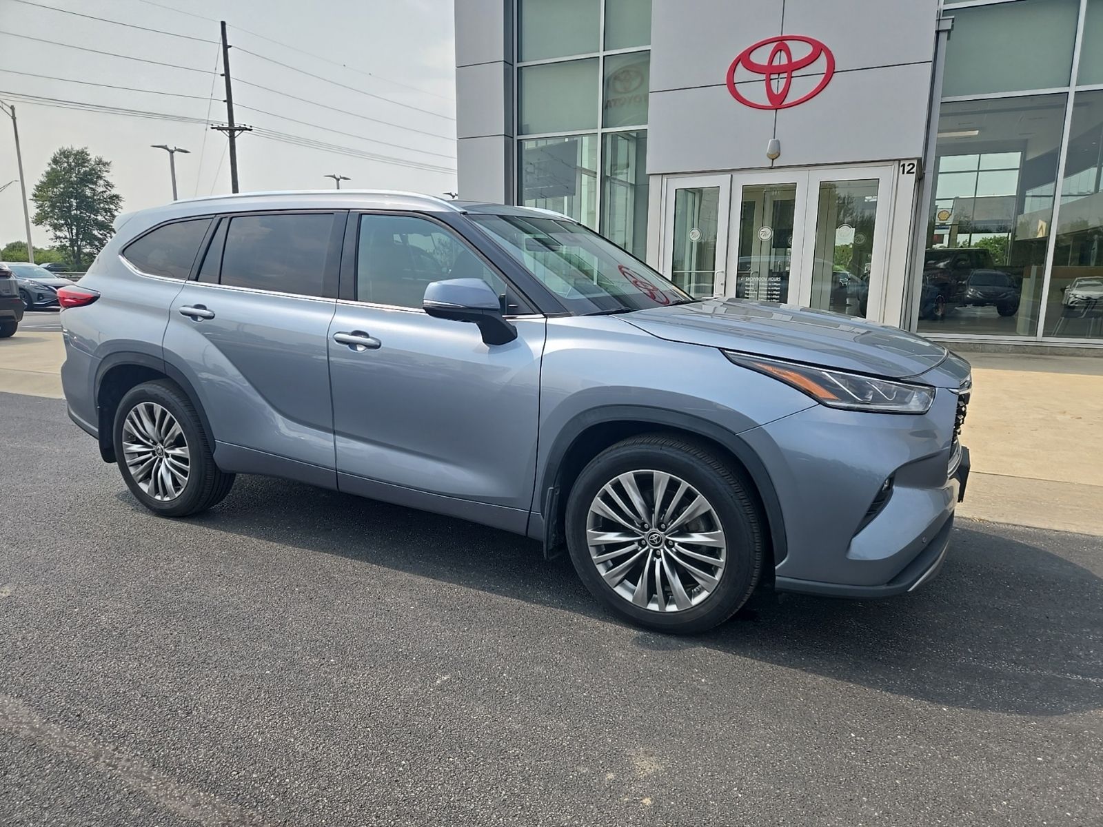 2022 Toyota Highlander Platinum