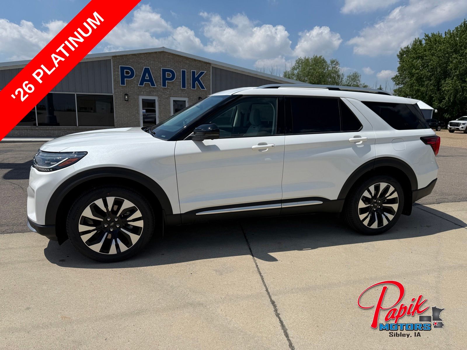 Star White Metallic Tri-Coat 2026 Ford Explorer SUV / Crossover All-Wheel Drive Automatic