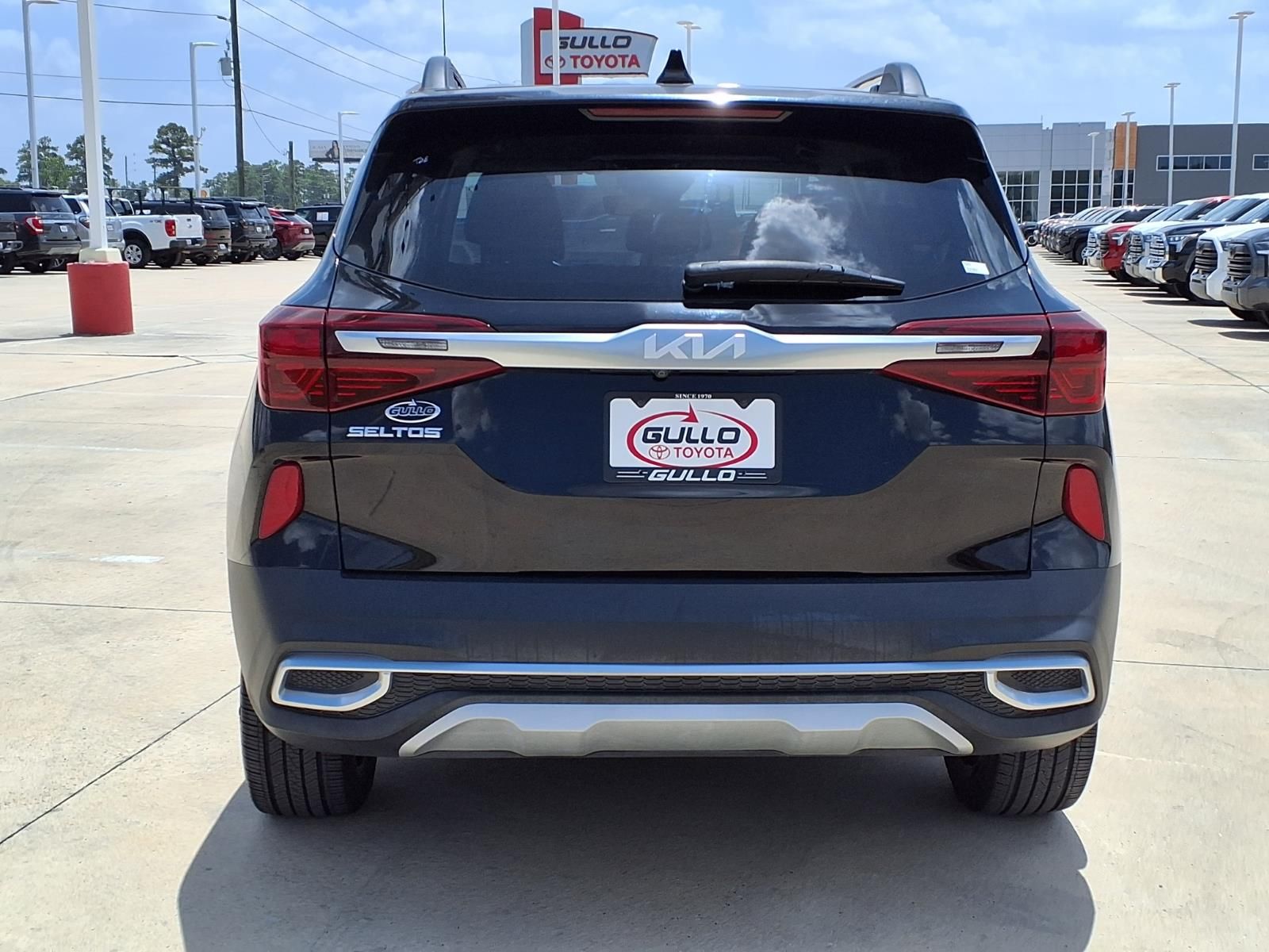 2022 Kia Seltos Nightfall Black at Shottenkirk Kia Fort Bend