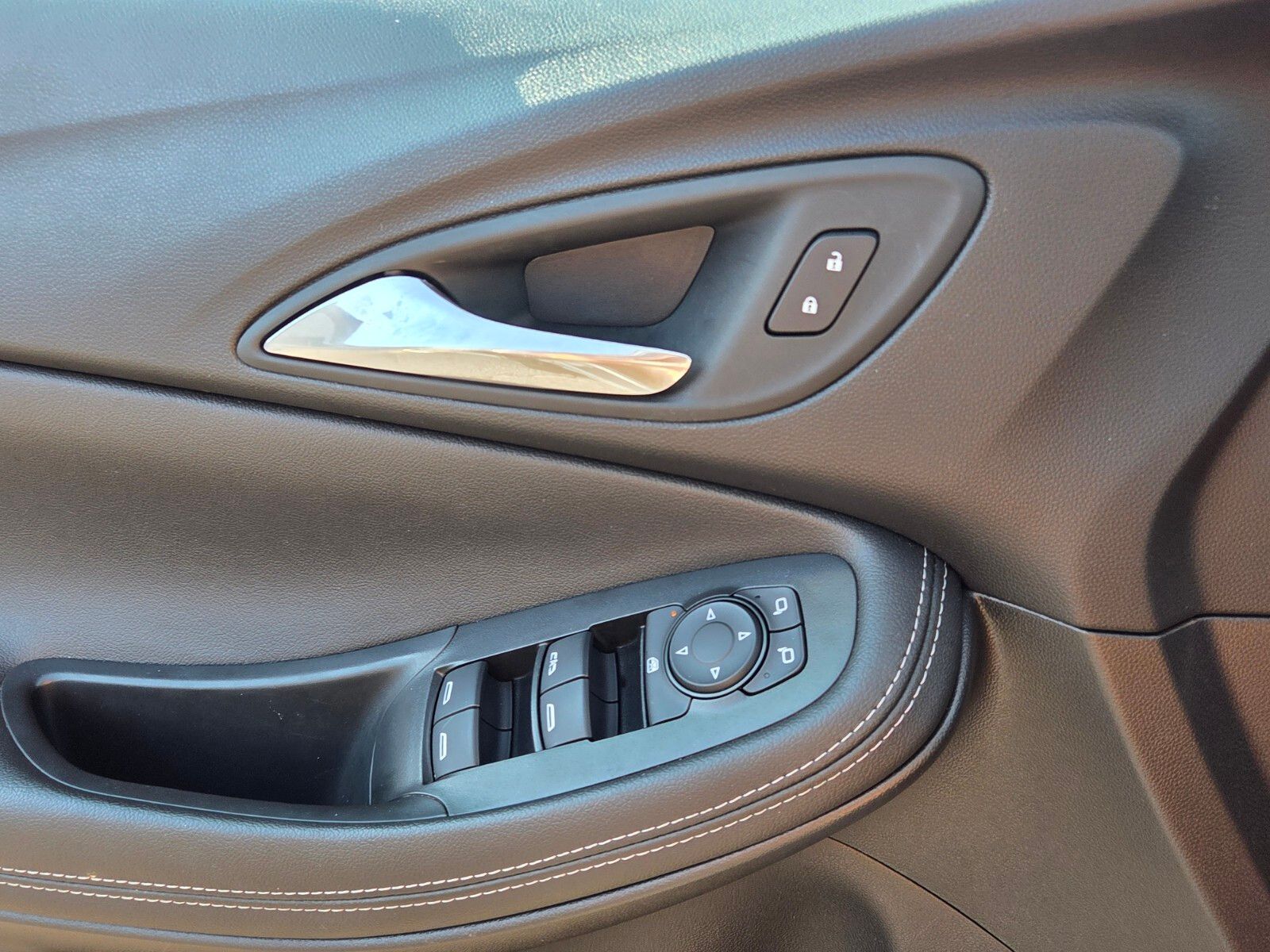 Used 2025 Gray Metallic Buick Preferred image 29