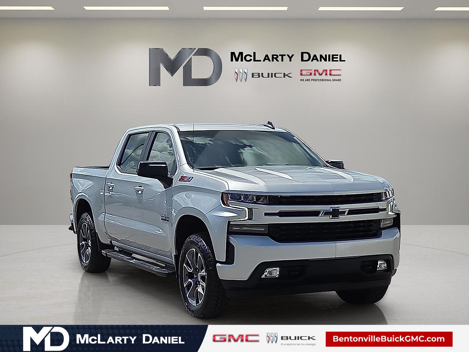 Silver Ice Metallic 2022 Chevrolet Silverado 1500 RST Crew Cab 4WD Pickup Truck Four-Wheel Drive 8-Speed Automatic