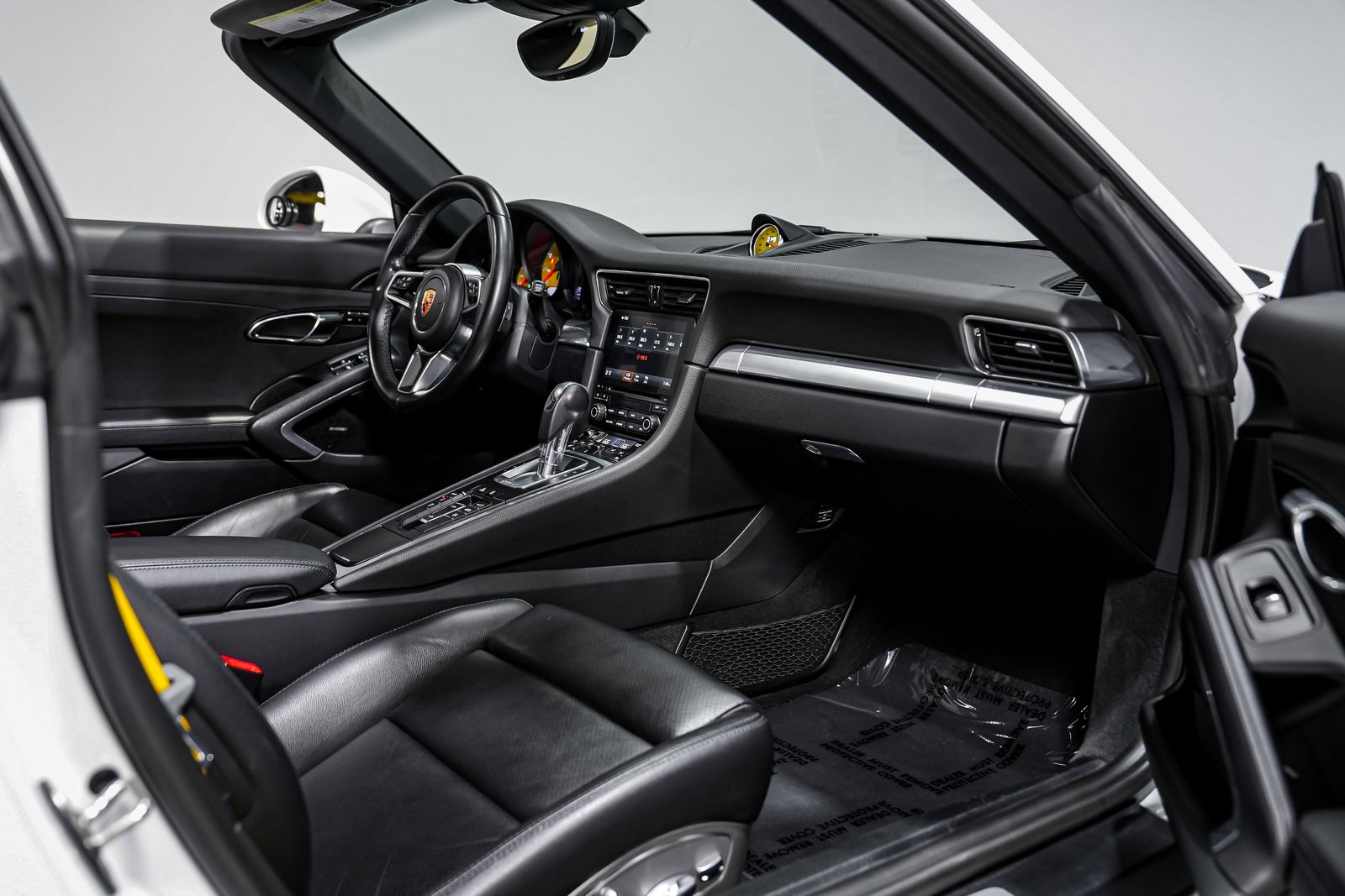 2017 Porsche 911 Targa 4 — photo 41