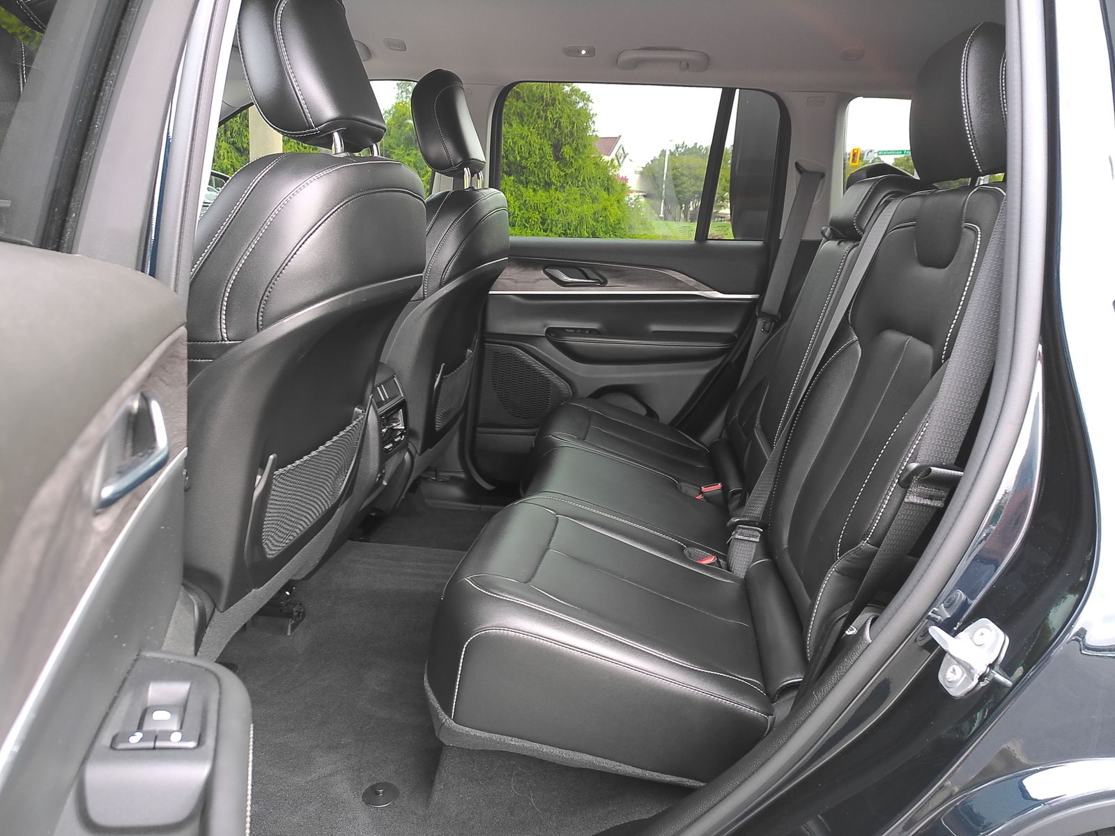 Used 2024 Black Jeep Limited image 4