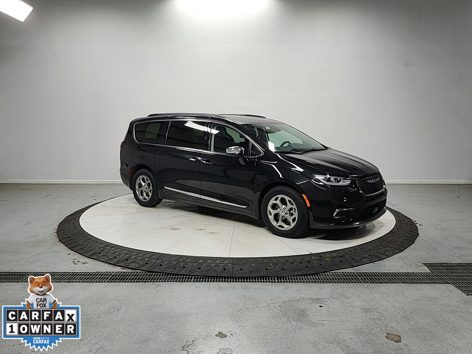 2023 Chrysler Pacifica Limited FWD
