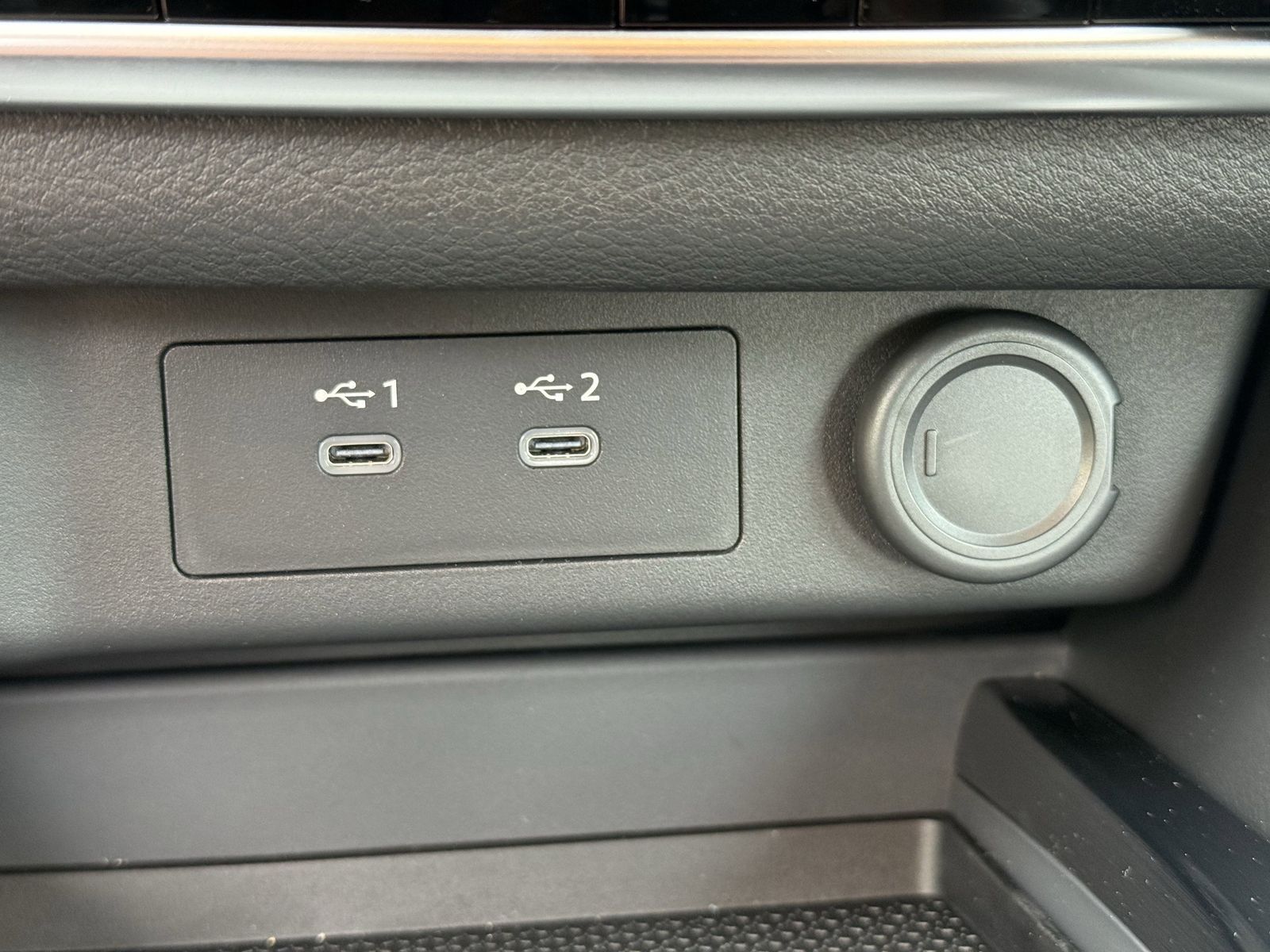2025 Nissan Rogue SV photo 6
