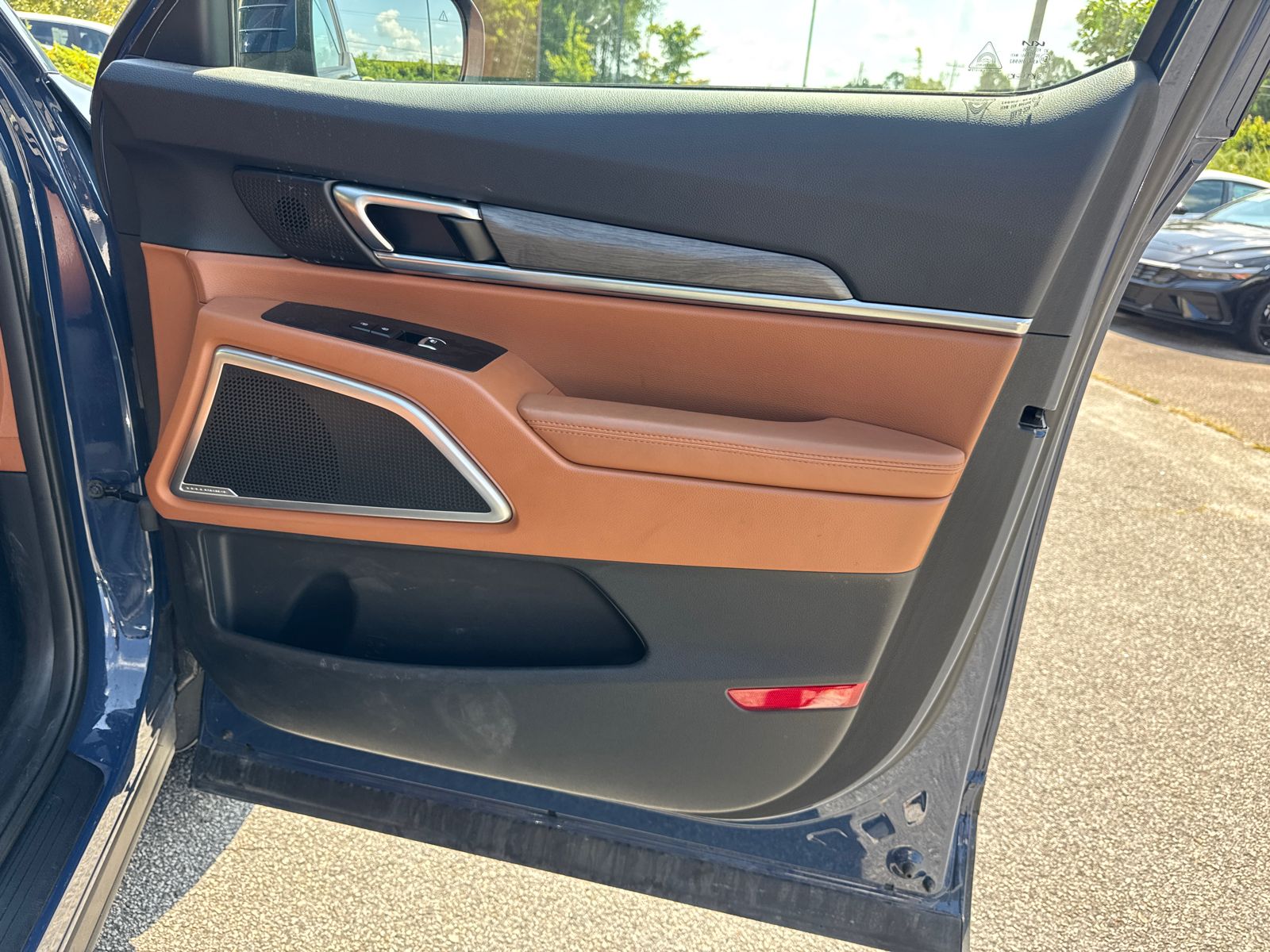 Used 2025 Black Kia EX X-Pro image 14