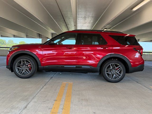 New 2026 Rapid Red Metallic Tinted Clearcoat Ford ST-Line image 3