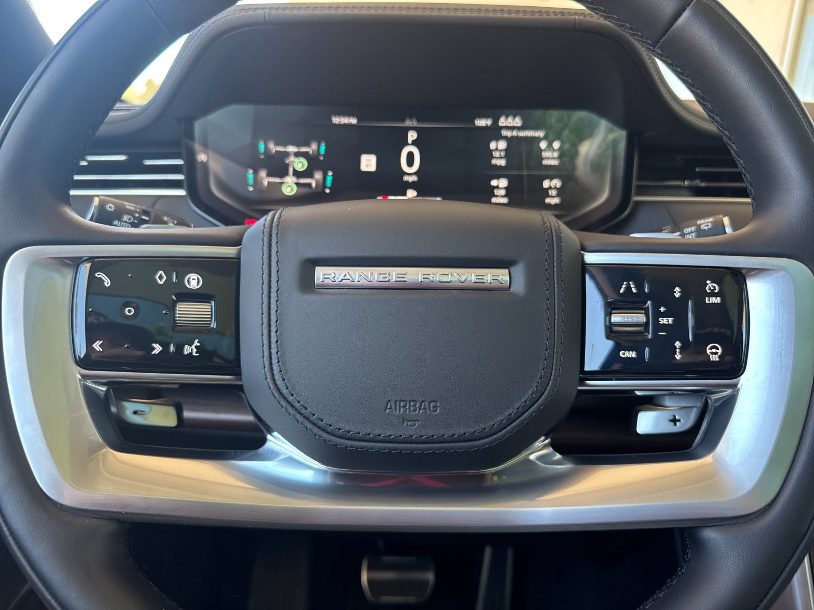 2025 Land Rover Range Rover SE - Photo 23
