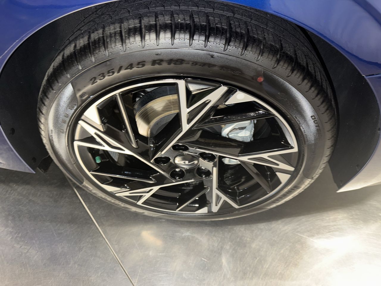 2025 Kia K5 GT-Line photo 13