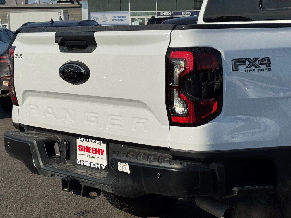 New 2025 Oxford White Ford Lariat image 7