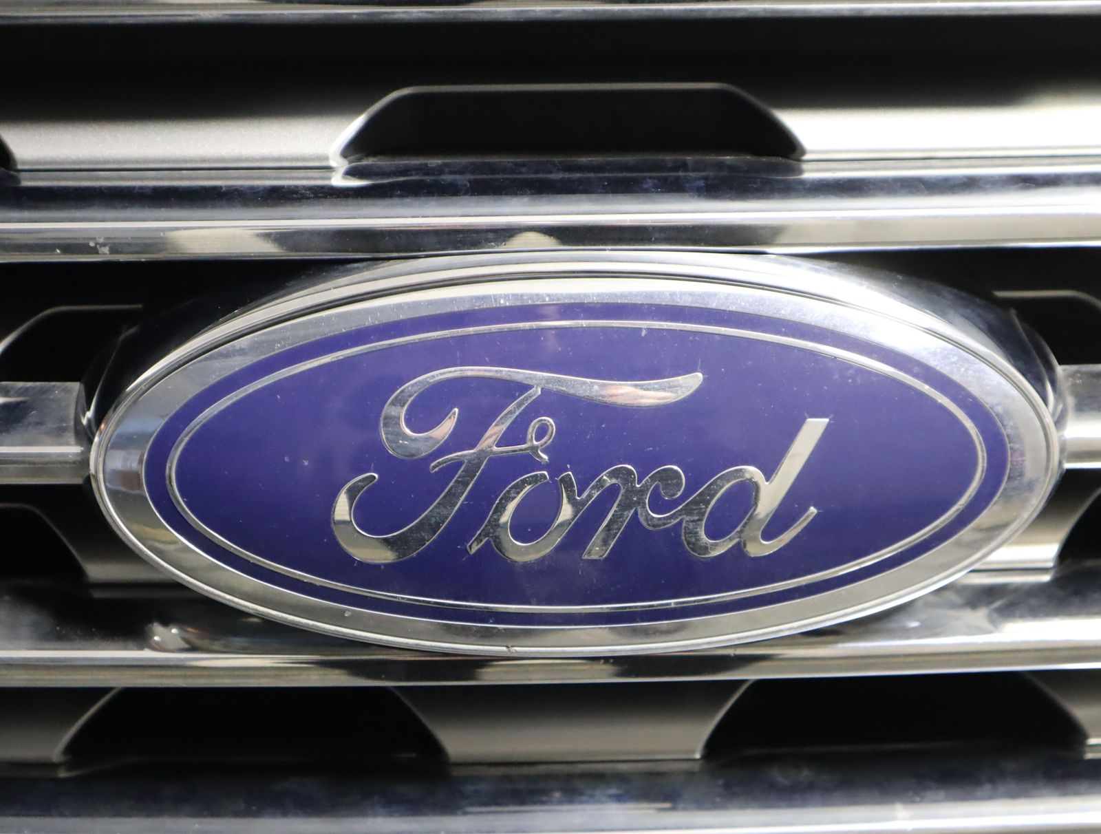 2022 Ford Edge Titanium photo