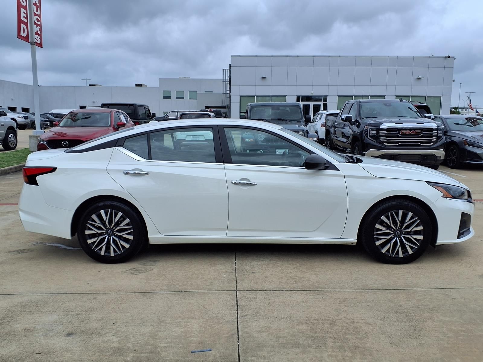 2025 Nissan Altima 2.5 SV - 3