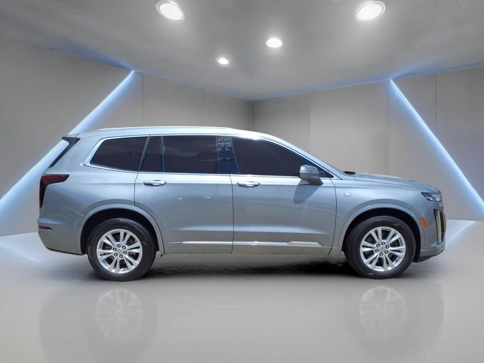 2023 Cadillac XT6 Luxury Silver at Tom Peacock Cadillac