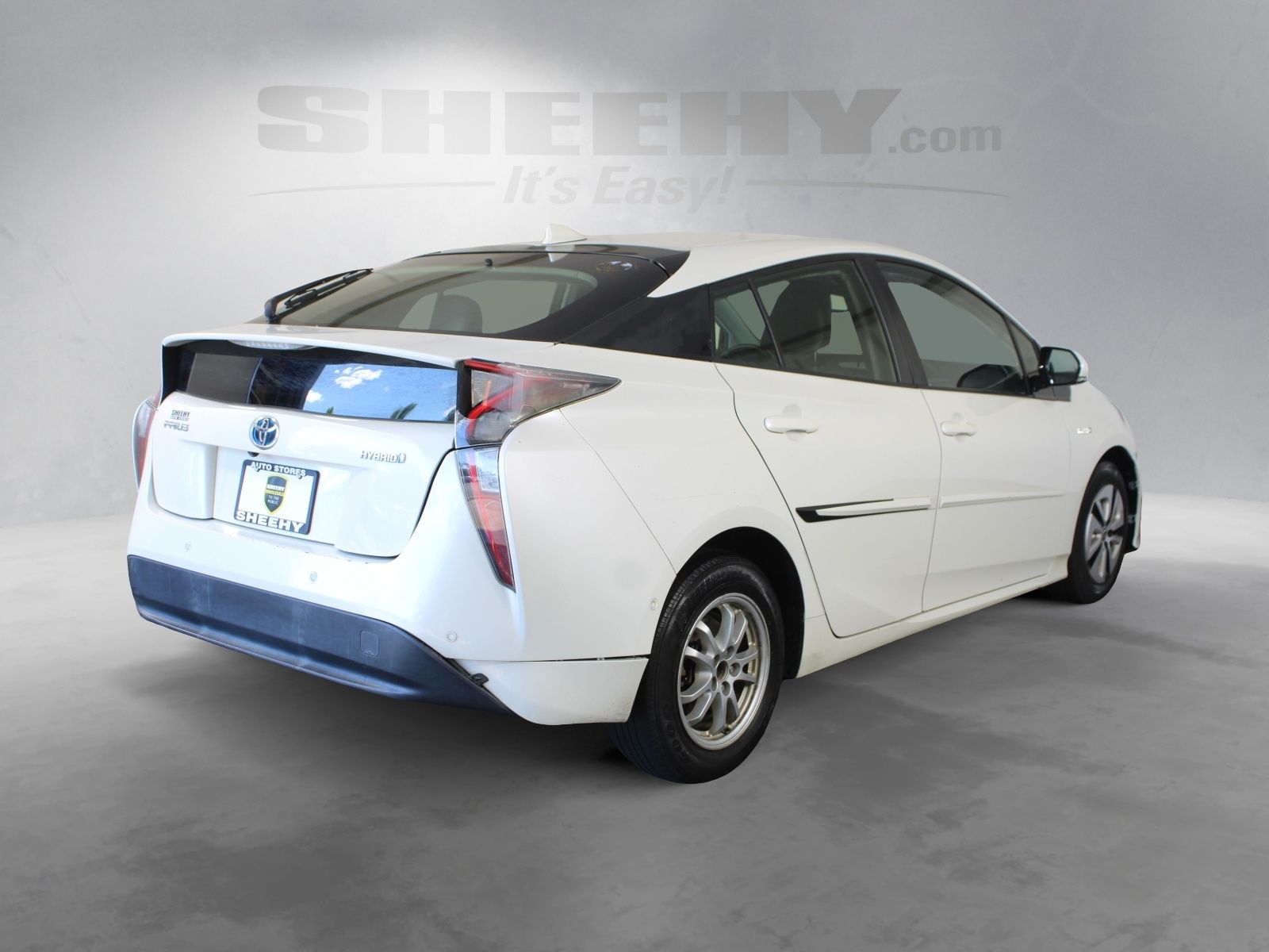 Used 2017 White Toyota Four image 7