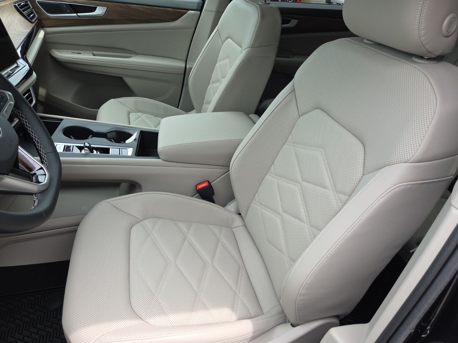 new 2026 Volkswagen Atlas car, priced at $40,234