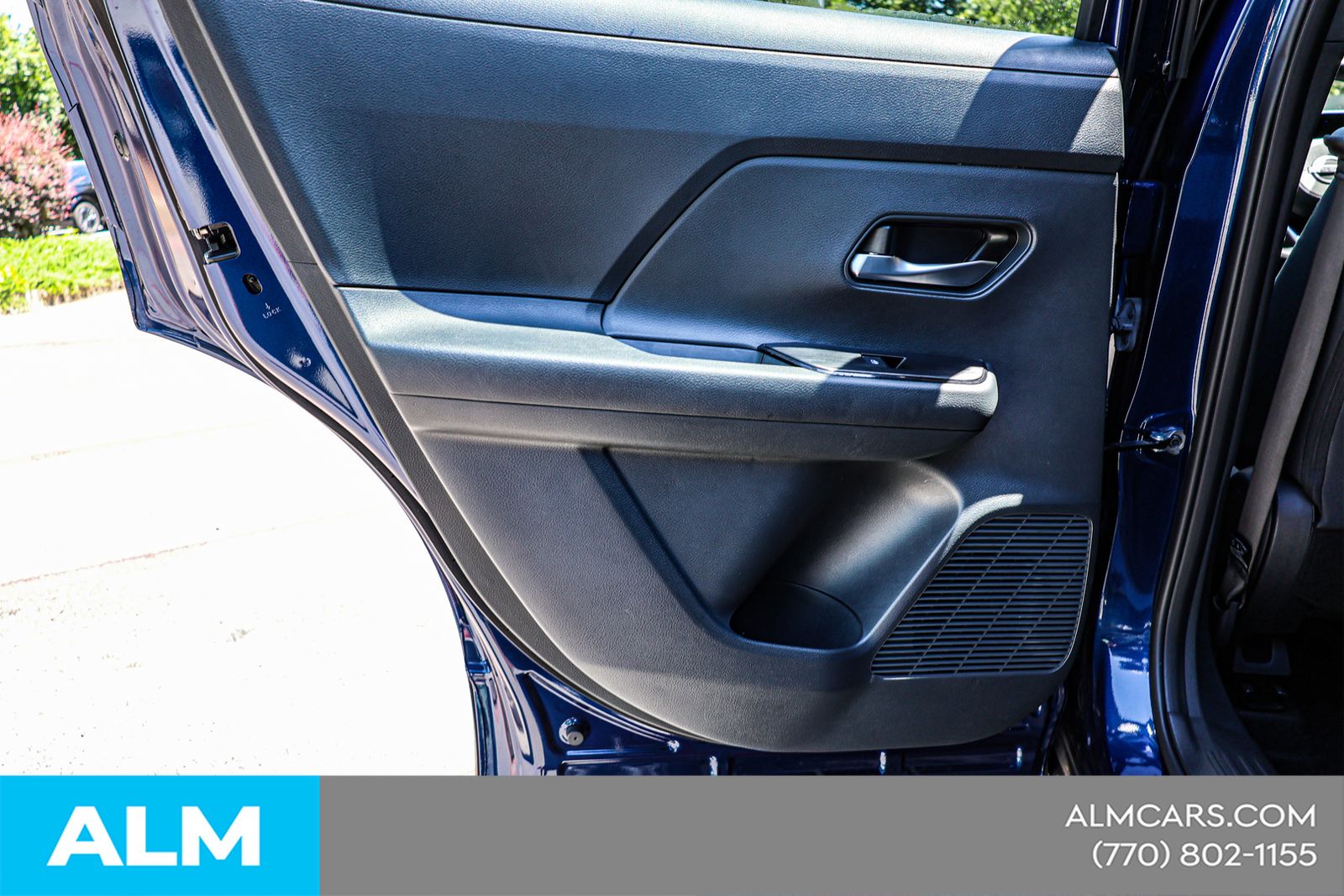 Used 2025 Blue Nissan SV image 43