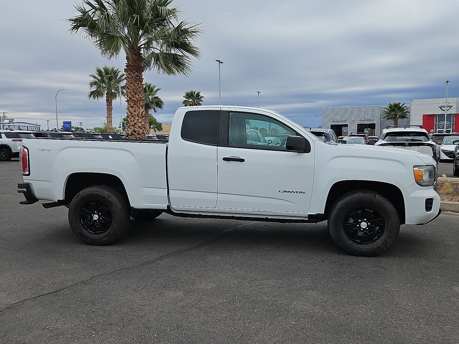 View vehicle photo 5