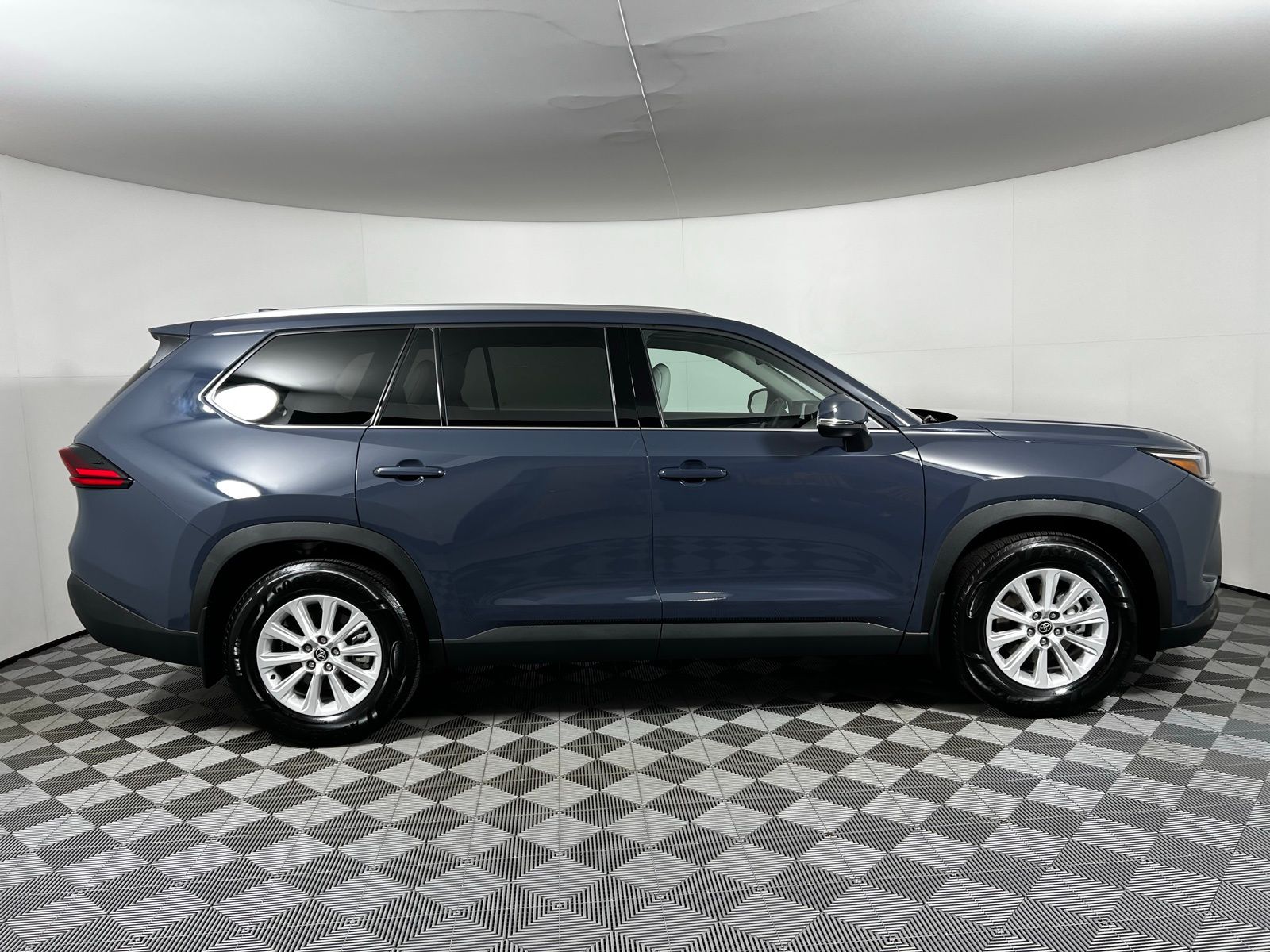 Thumbnail: 2026 Toyota Grand Highlander - 4