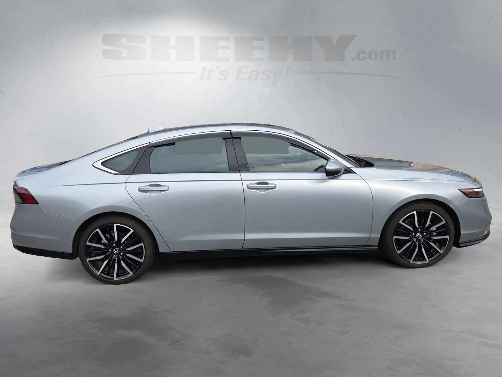 Used 2024  Honda Touring image 10