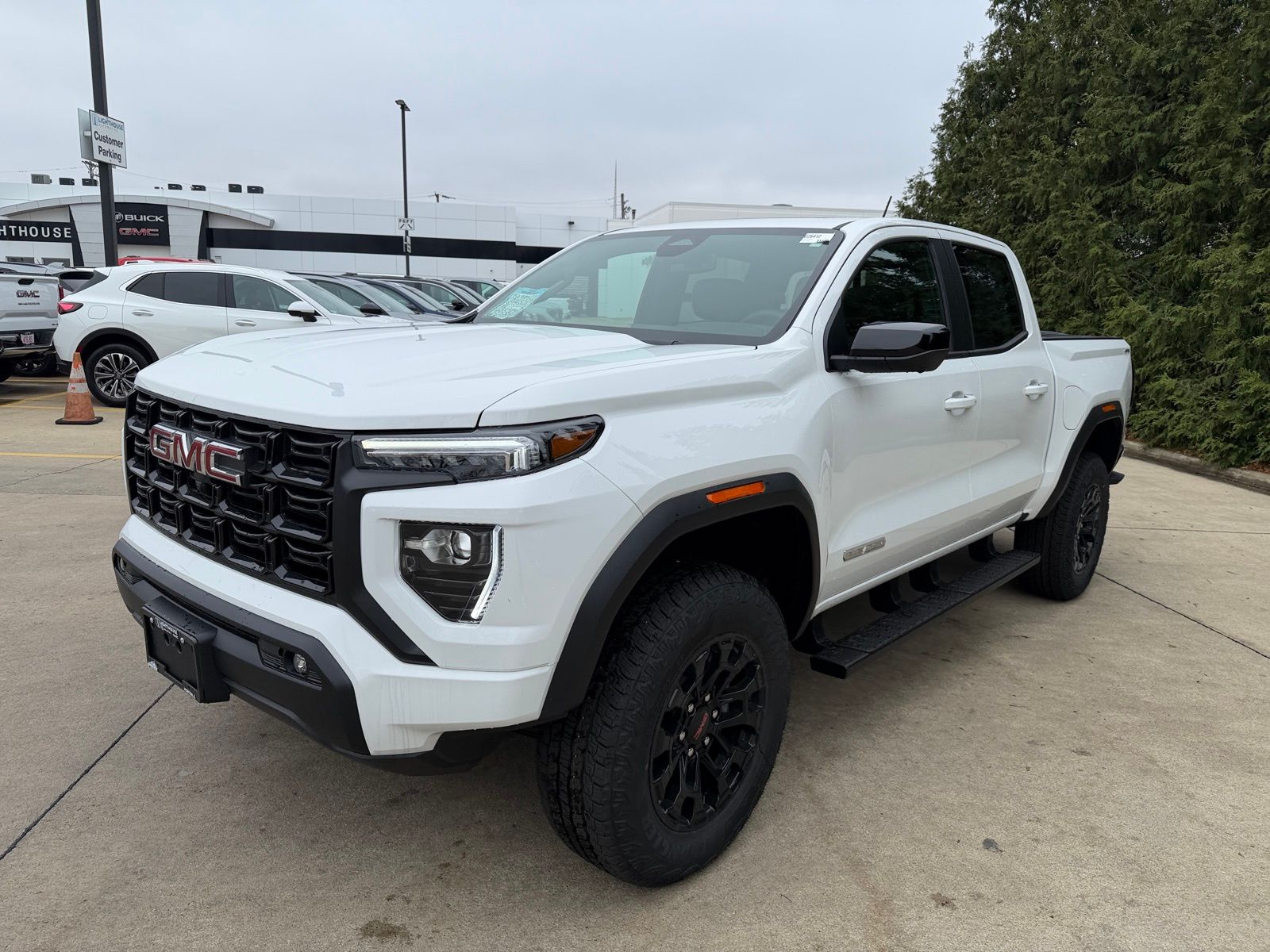 View vehicle photo 7