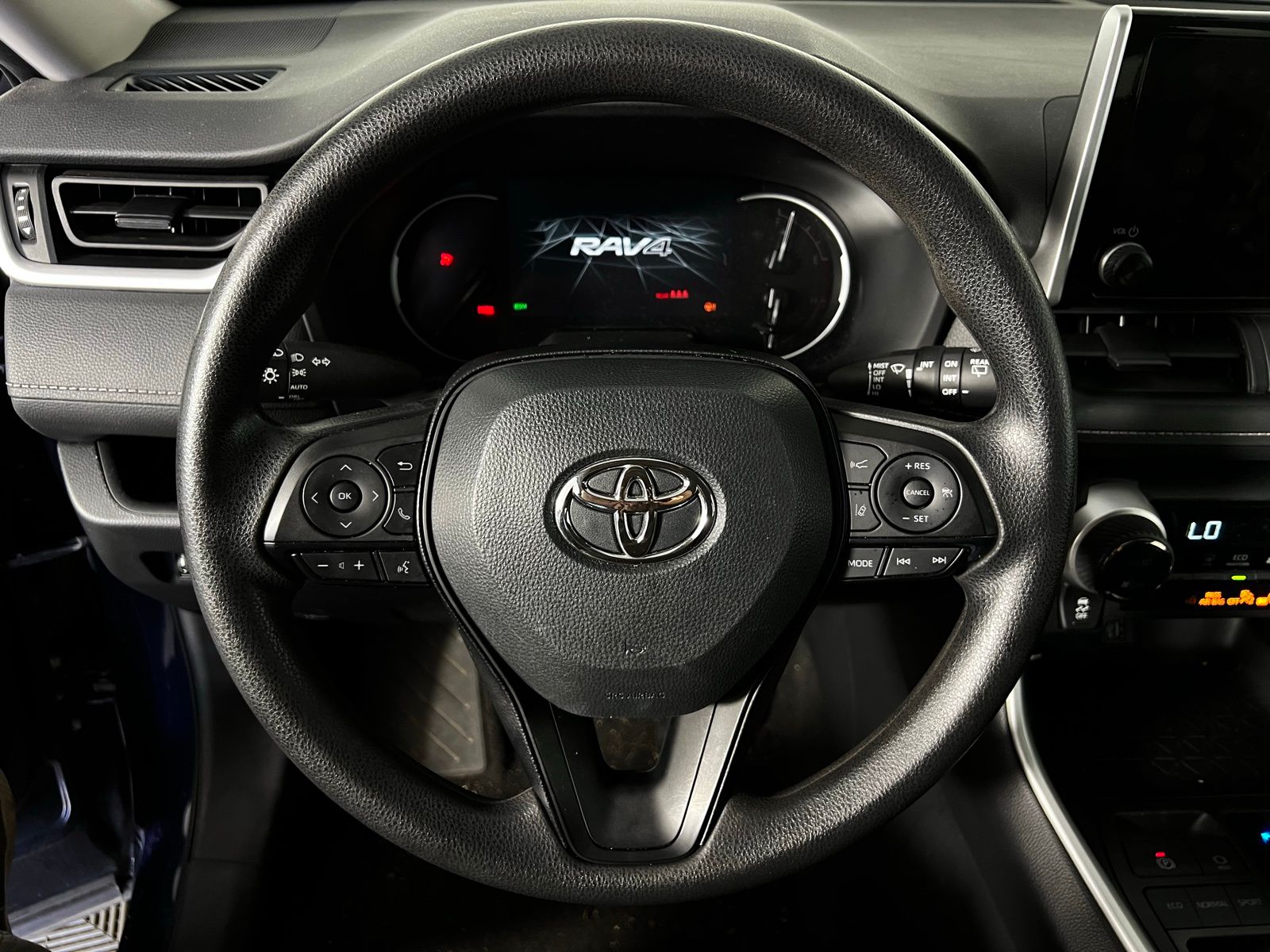 Thumbnail: 2024 Toyota RAV4 - 9