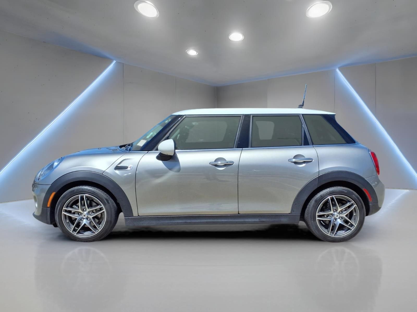 2019 MINI Cooper Signature - 8