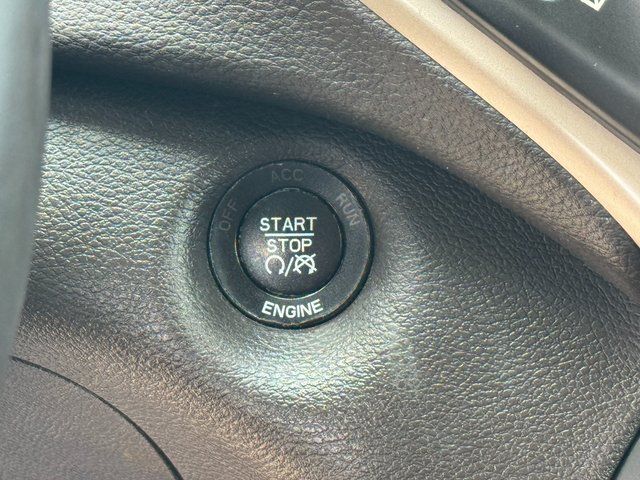 Used 2016 Red Jeep Trailhawk image 25