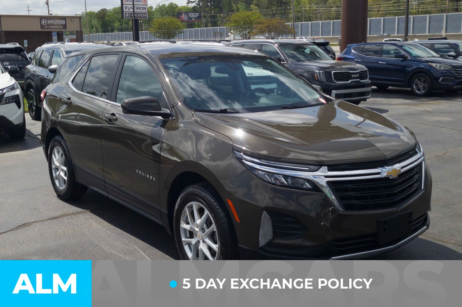 View vehicle photo 4